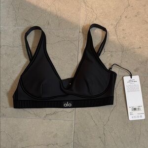 ALO Yoga Airlift Line Up Bra Black - NWT